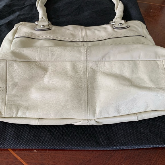 B. Makowski Cream Leather Bag - Picture 6 of 13
